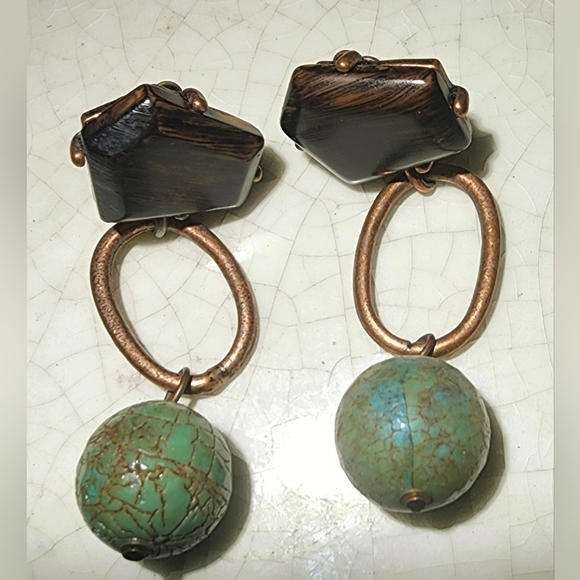 Modernist Irregular natural design browns and turquoise green clip on earrings - Picture 5 of 7